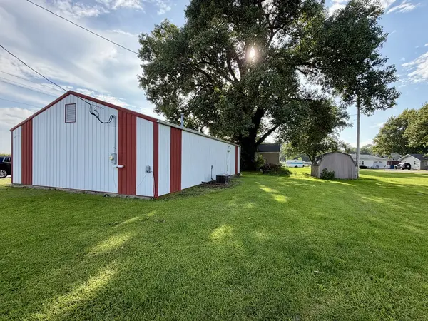 503 E Third ST, Armington, IL 61721
