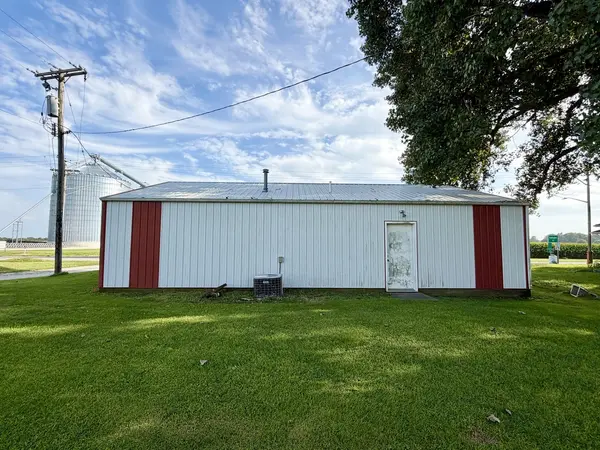 503 E Third ST, Armington, IL 61721
