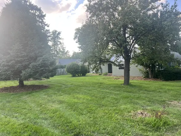 5428 Laurel AVE, La Grange Highlands, IL 60525