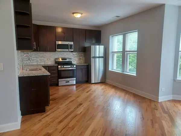 5731 N Kimball AVE #2A, Chicago, IL 60659