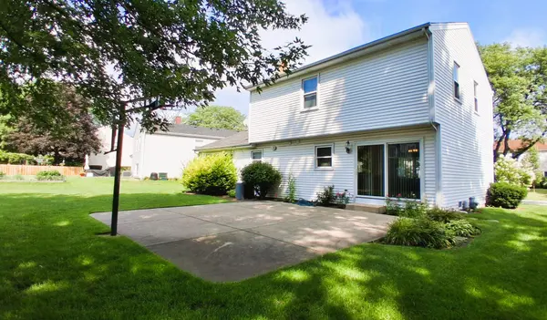 920 Chaucer WAY, Buffalo Grove, IL 60089