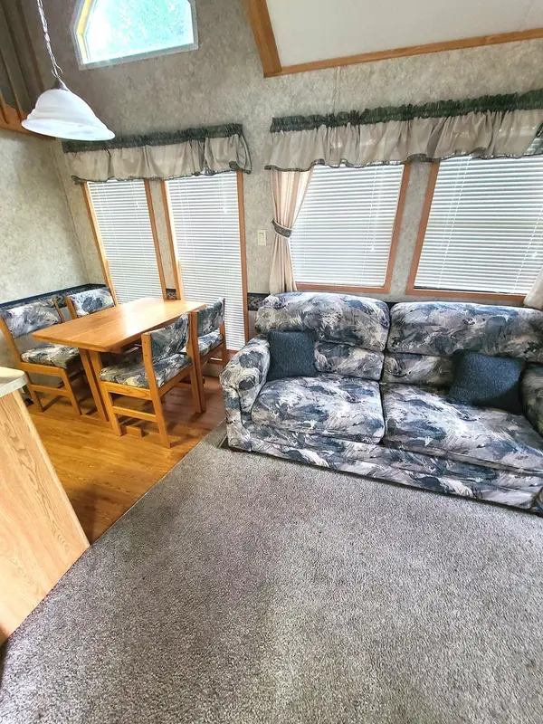 27/125 Woodhaven, Sublette, IL 61367