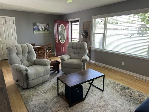 205 Sherwood LN, Lena, IL 61048