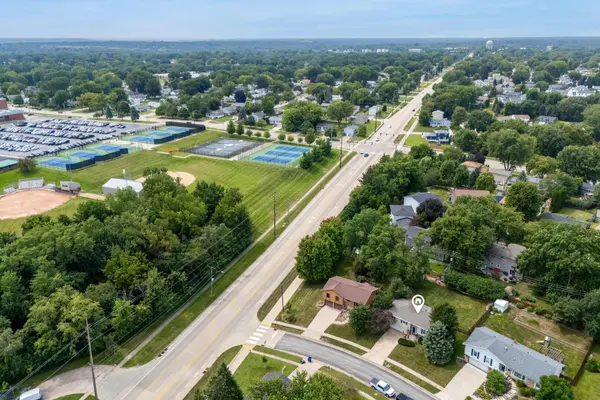 3850 Rolling Wood CT, Bettendorf, IA 52722