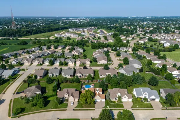 5578 Joshua ST, Bettendorf, IA 52722