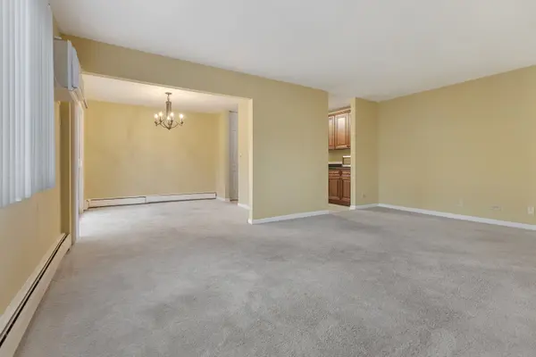 3100 Bayside DR #3, Palatine, IL 60074