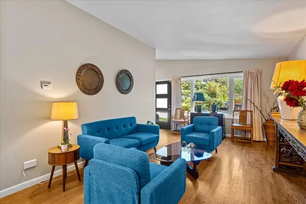 872 Virginia RD, Highland Park, IL 60035