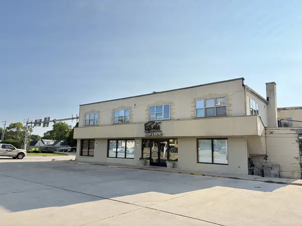 811 W Springfield AVE, Champaign, IL 61820
