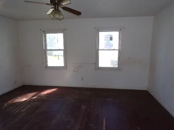 529 W 17th ST, Davenport, IA 52803