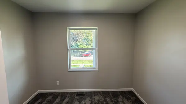 715 OLD INDIAN TRAIL RD, Aurora, IL 60506