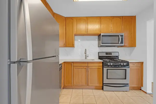 1515 E Churchill DR #102, Palatine, IL 60074
