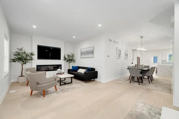 1205 Curtiss ST, Downers Grove, IL 60515
