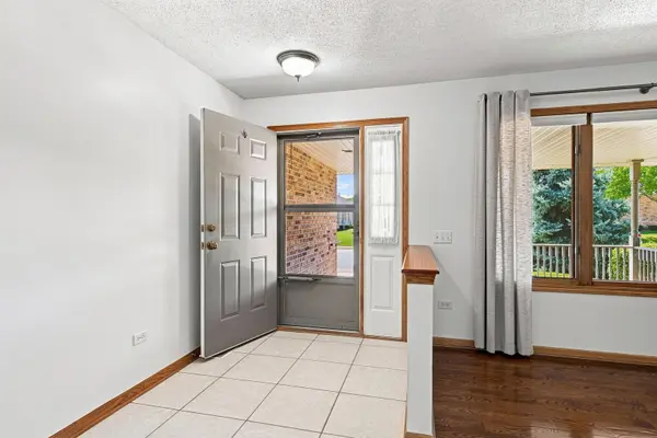 211 Fox Run DR, Elwood, IL 60421