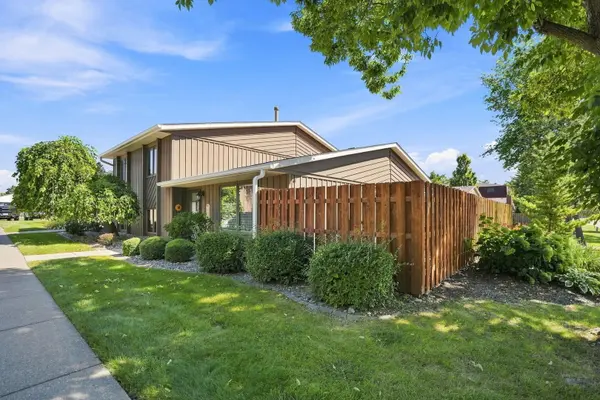 1143 48TH AVE, East Moline, IL 61244