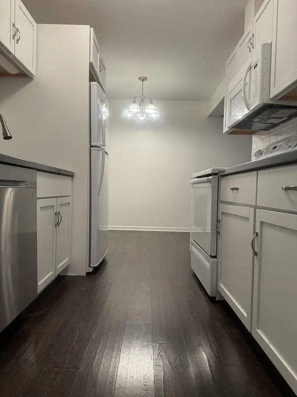 675 GROVE DR #113, Elk Grove Village, IL 60007