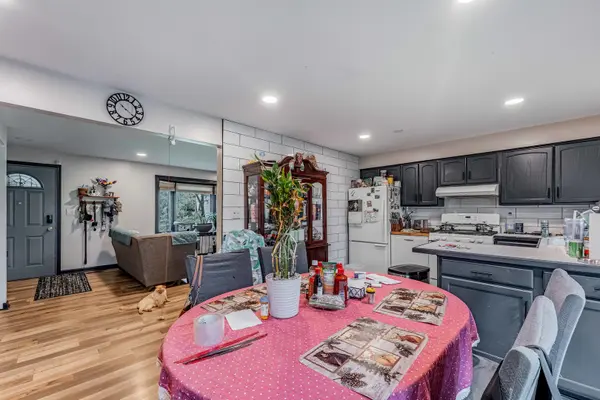1032 Ashridge LN, University Park, IL 60484