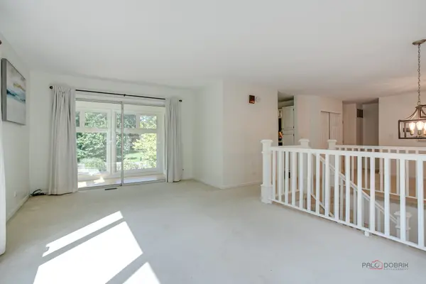8 Lindon LN, Vernon Hills, IL 60061