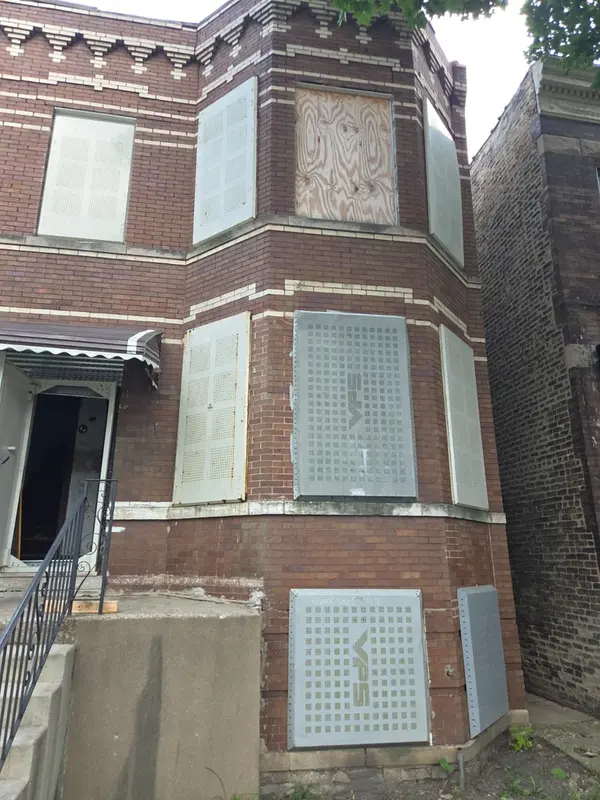 837 N LAWNDALE ST, Chicago, IL 60624
