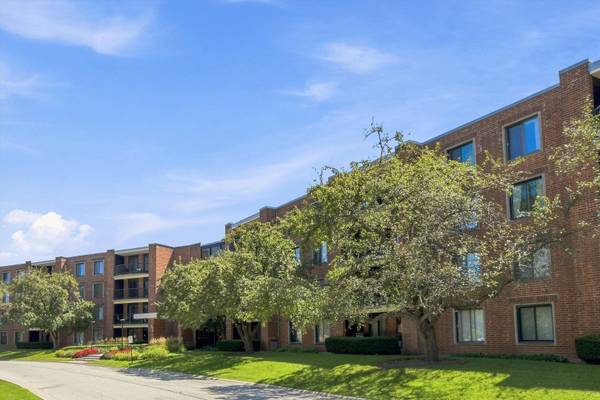 1415 E Central RD #319C, Arlington Heights, IL 60005