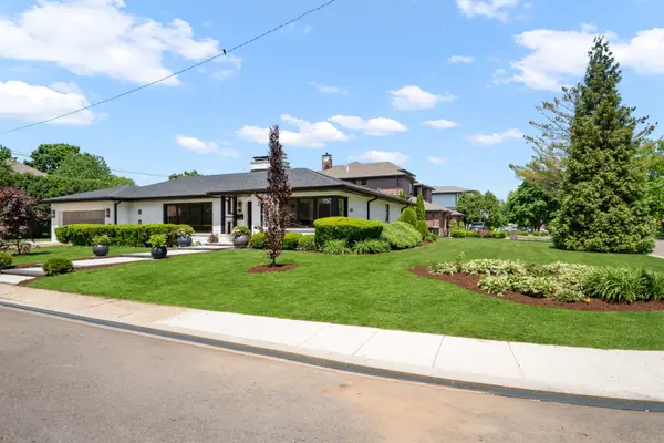 6600 N Kenton AVE, Lincolnwood, IL 60712