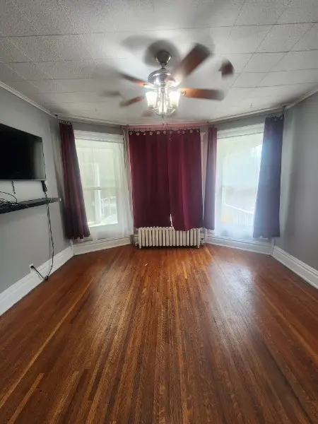 318 E 1st ST, Mt.carmel, IL 62863