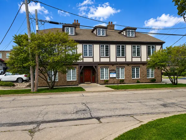 50 Ela ST, Barrington, IL 60010