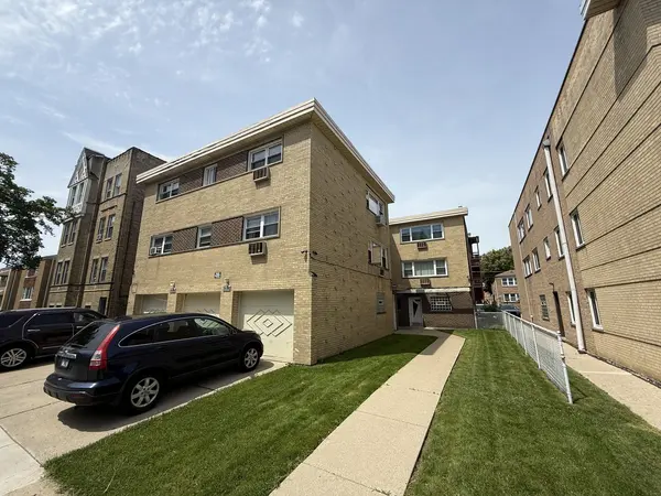 8030 Knox AVE #2E, Skokie, IL 60076