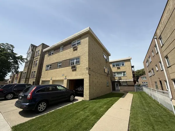 8030 Knox AVE #2E, Skokie, IL 60076
