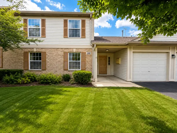 1101 Yorkshire CT #B, Elgin, IL 60120