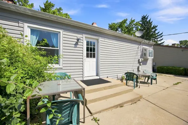 1725 Evergreen AVE, Hanover Park, IL 60133