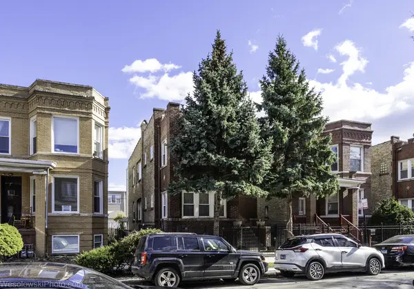 3039 N Haussen CT, Chicago, IL 60618