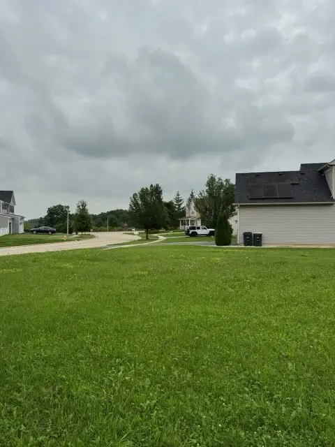 1190 Oak Shore LN, Antioch, IL 60002