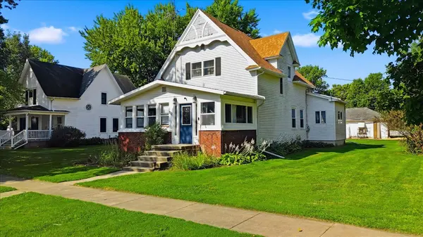 222 Wilson AVE, Chadwick, IL 61014