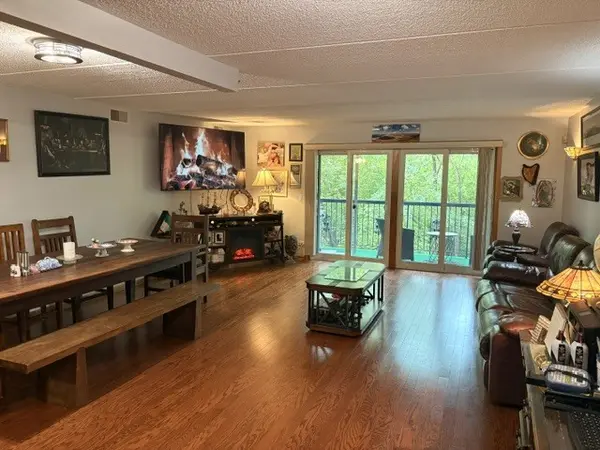 6701 N Milwaukee AVE #303, Niles, IL 60714