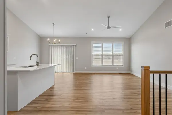 4 FRANK CT, Leclaire, IA 52753