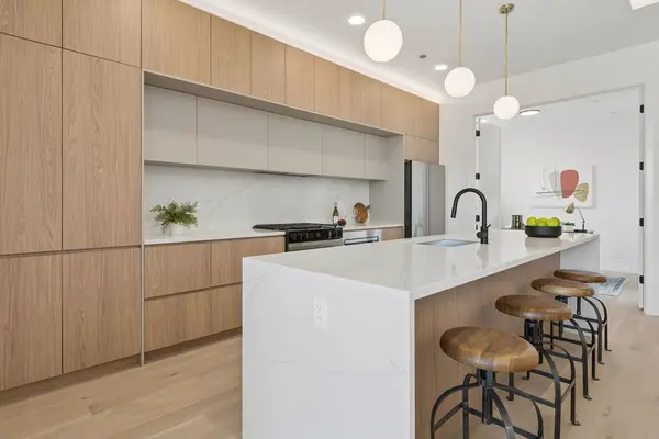 2072 N Western AVE #303, Chicago, IL 60647