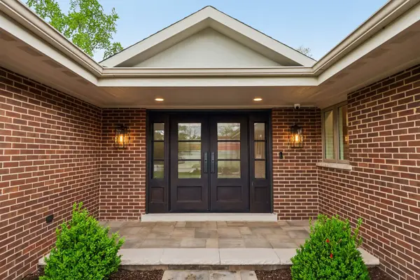 9019 W Sierra LN, Palos Hills, IL 60465