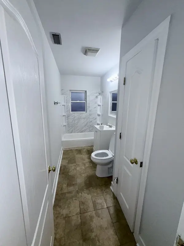 5209 W Lake ST #2B, Melrose Park, IL 60160