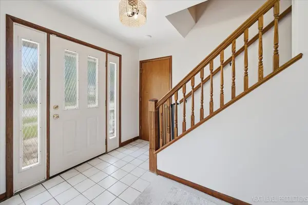 2308 Flambeau DR, Naperville, IL 60564