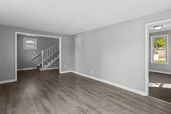 2925 BELLEVUE AVE, Bettendorf, IA 52722