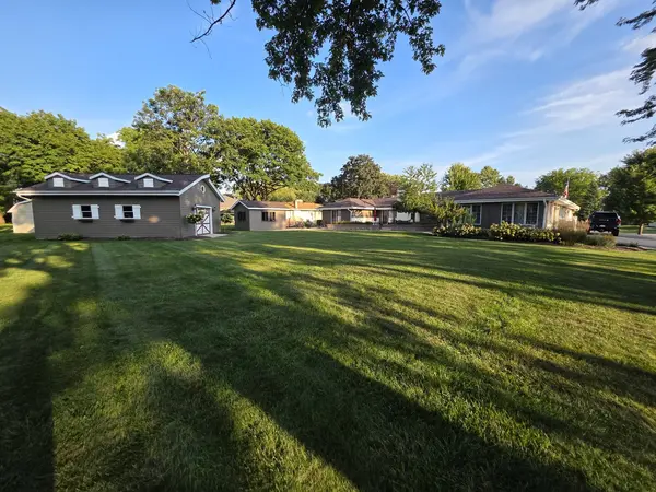 21W302 Woodview DR, Itasca, IL 60143