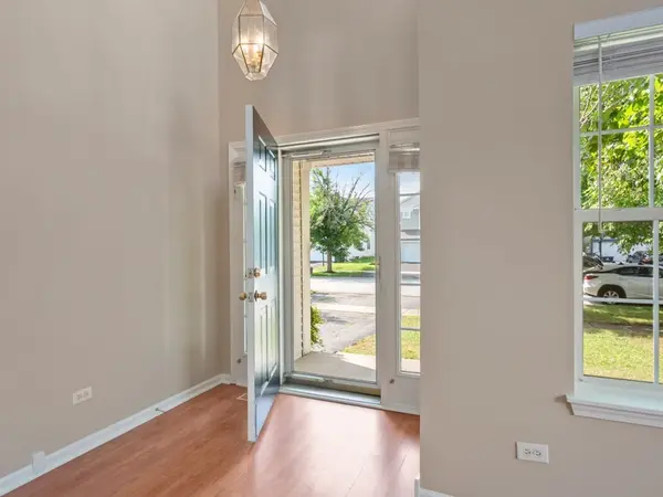 2607 Flagstone CIR, Naperville, IL 60564