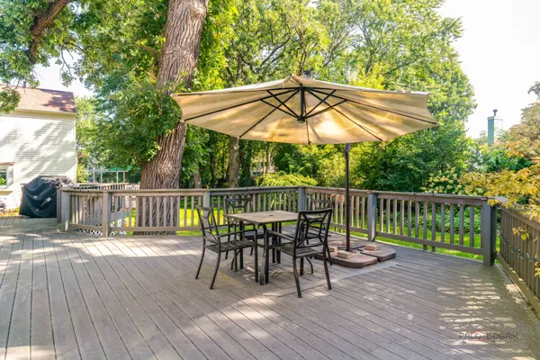 1121 Williamsburg CIR, Grayslake, IL 60030