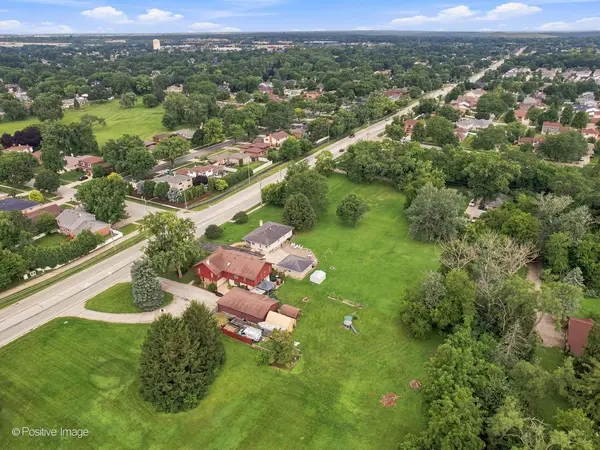 1240 83rd ST, Downers Grove, IL 60516