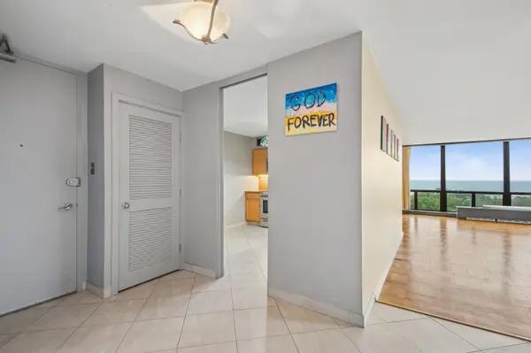 601 E 32nd ST #1111, Chicago, IL 60616