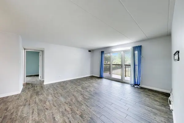 6443 Clarendon Hills RD #301C, Willowbrook, IL 60527