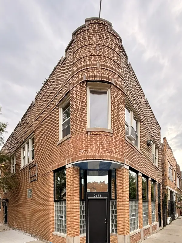 2433 W Lithuanian Plaza CT, Chicago, IL 60629