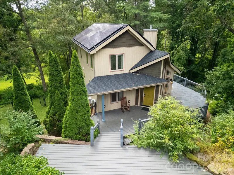 72 Memory LN, Brevard, NC 28712