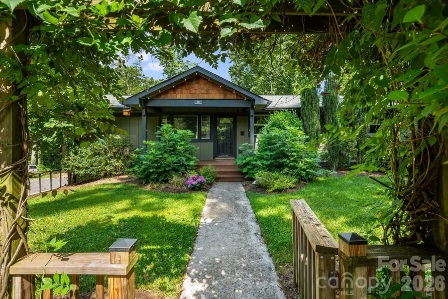 10 Davenport PL, Asheville, NC 28806