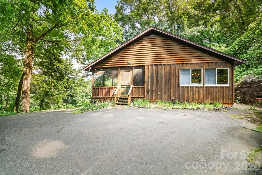 237 Biltmore CIR, Bryson City, NC 28713
